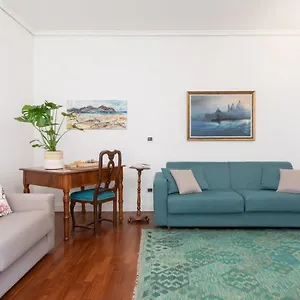 Apartment Colombina With Canal View, Venice